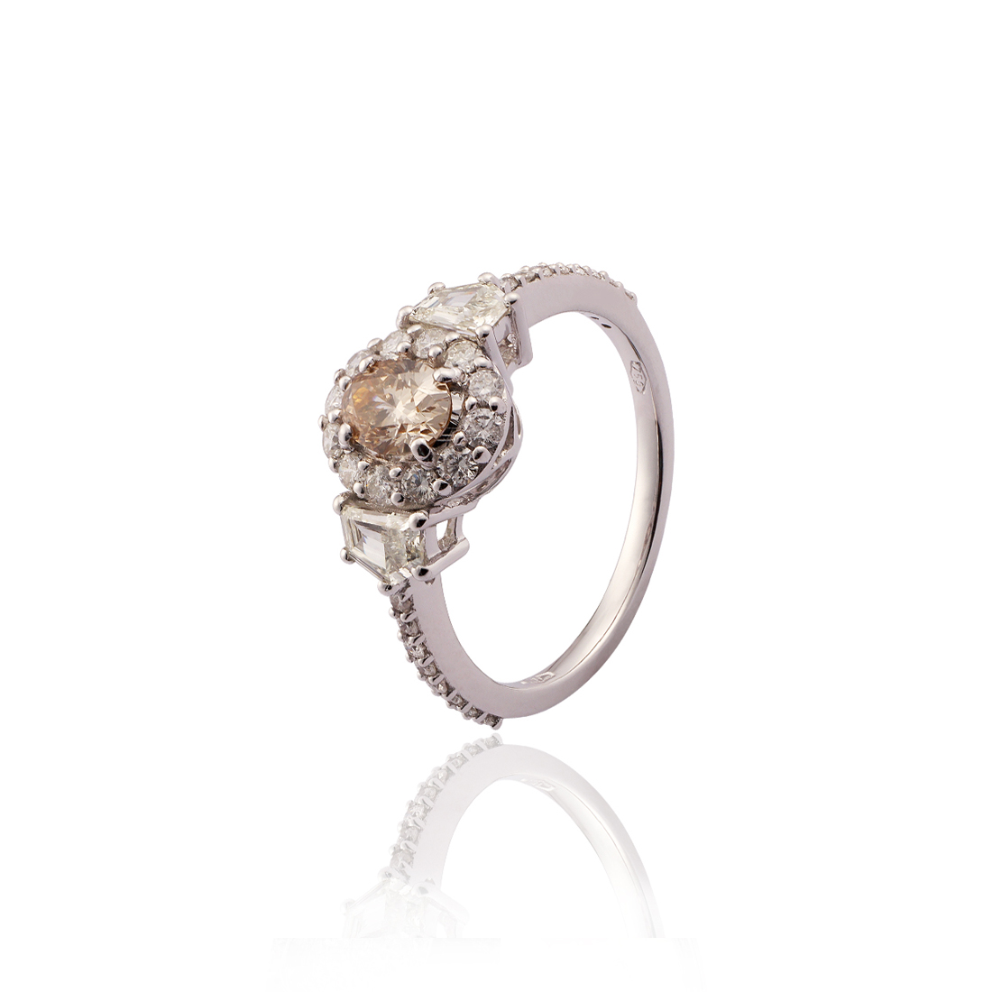 Certified Center Piece Diamond Ring R3205