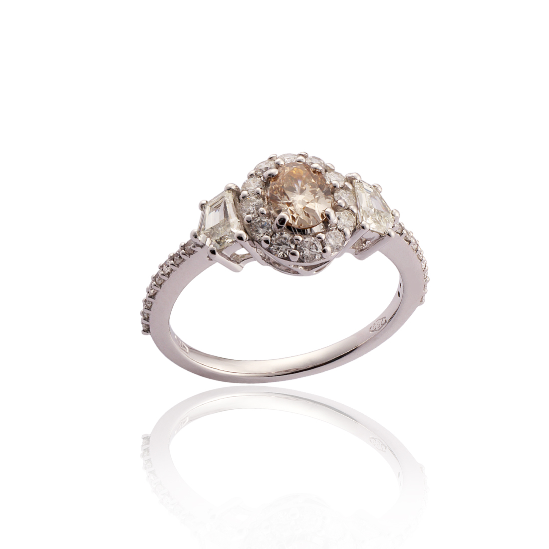 Certified Center Piece Diamond Ring R3205